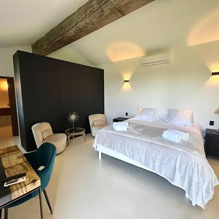 Willa Vigna Estate Grimaud