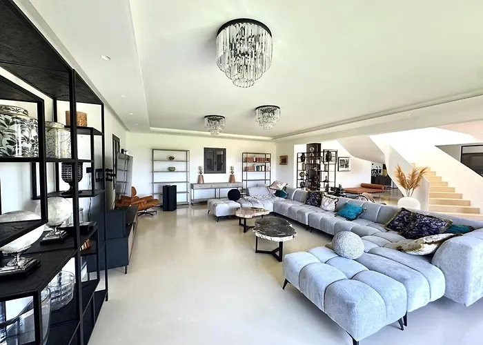 Villa Vigna Estate *
